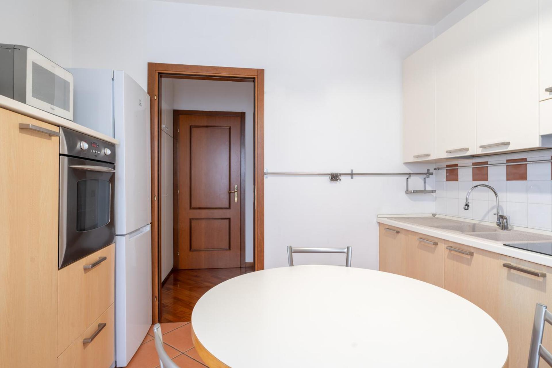 Spacious Bright Apartment Near City Center And Como Lake With Air Conditioning Lecco Exterior foto